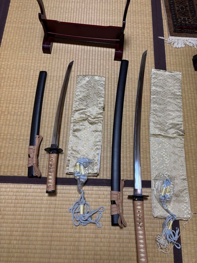 【美品】日本アンティックギャラリー製　五郎入道正宗２本　刀掛け・刀袋付き　模造刀