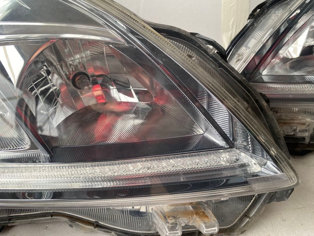 トヨタ プリウス 30系（ZVW30）前期 純正HIDヘッドライト 左右セット