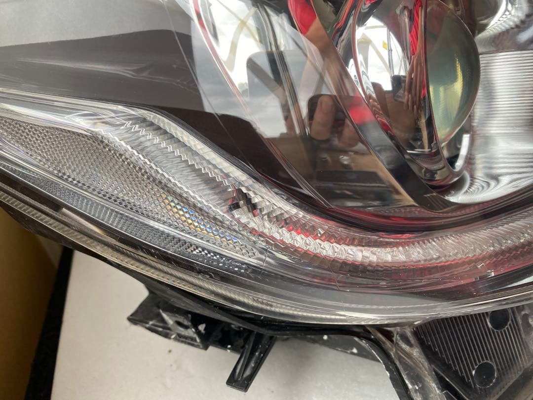 トヨタ プリウス 30系（ZVW30）前期 純正HIDヘッドライト 左右セット