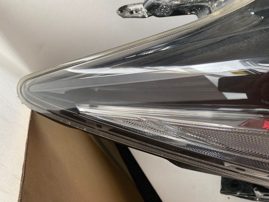 トヨタ プリウス 30系（ZVW30）前期 純正HIDヘッドライト 左右セット