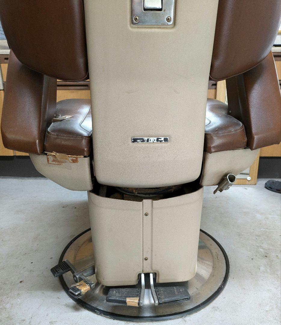 【引取り限定】理髪店椅子　バーバーチェア　床屋椅子　タカラ　TAKARA