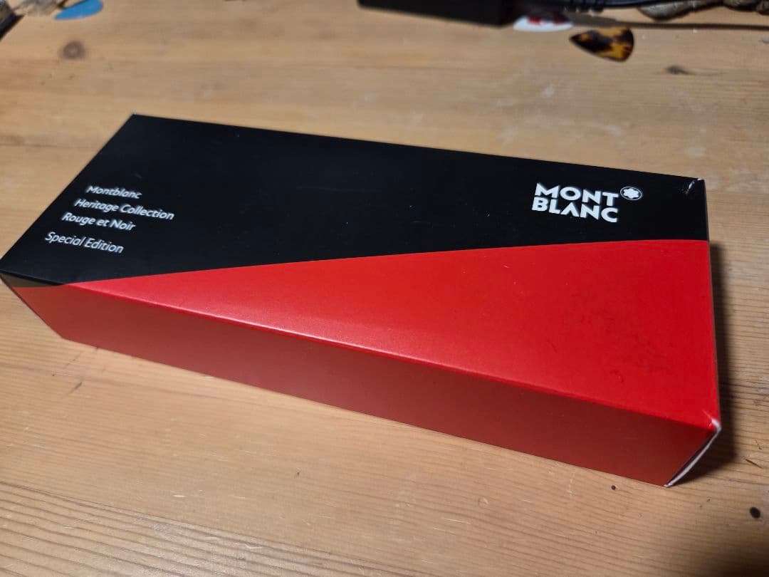 モンブラン　ルージュエノワール　コーラルレッドローラーボール