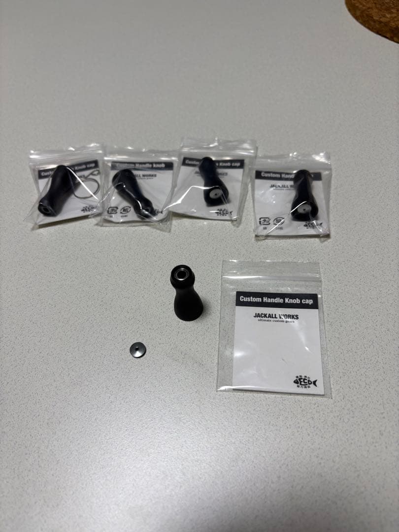 ティモンラウンドノブ　キャップ付き