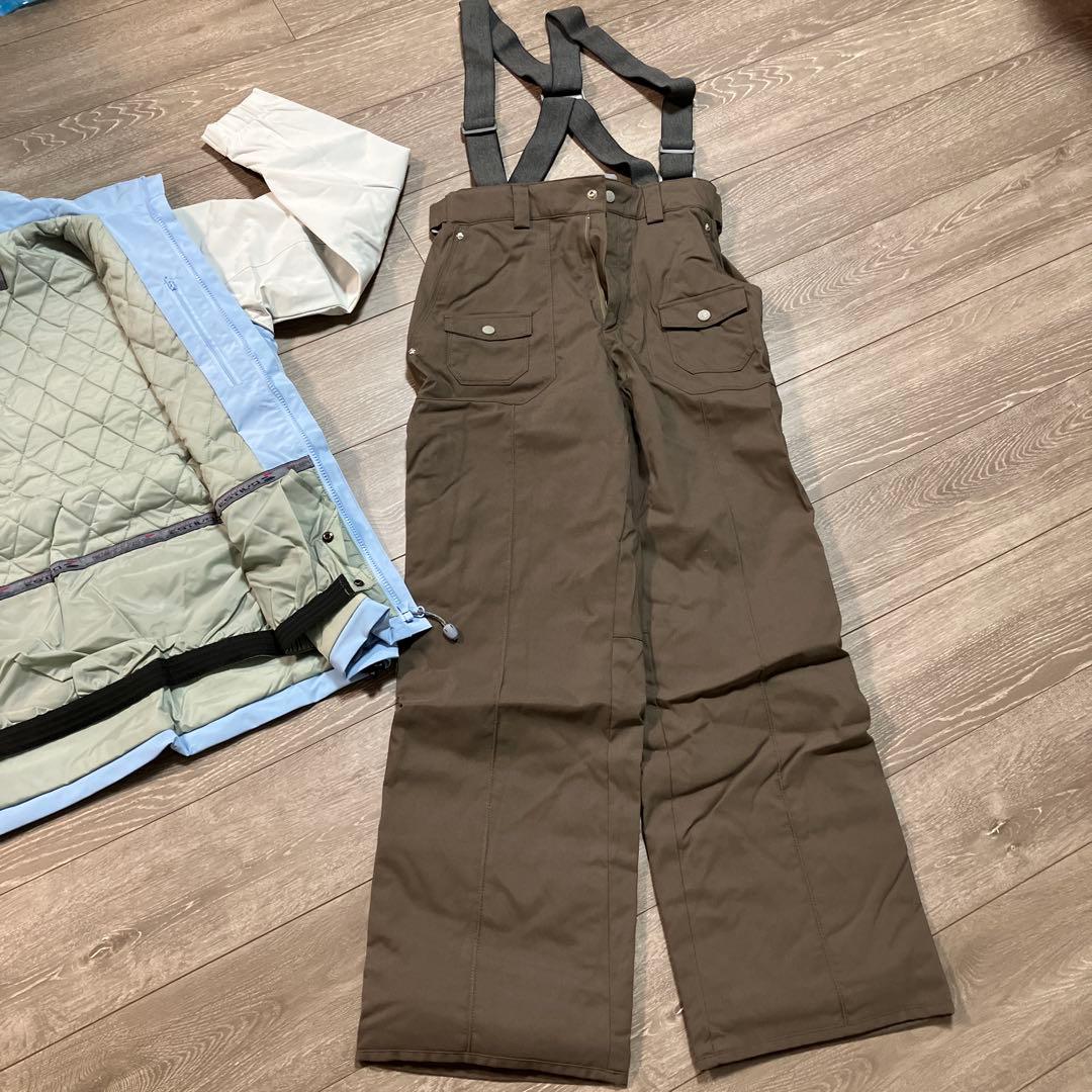 エレッセ　スキーウェアセット 水色ジャケットとパンツ