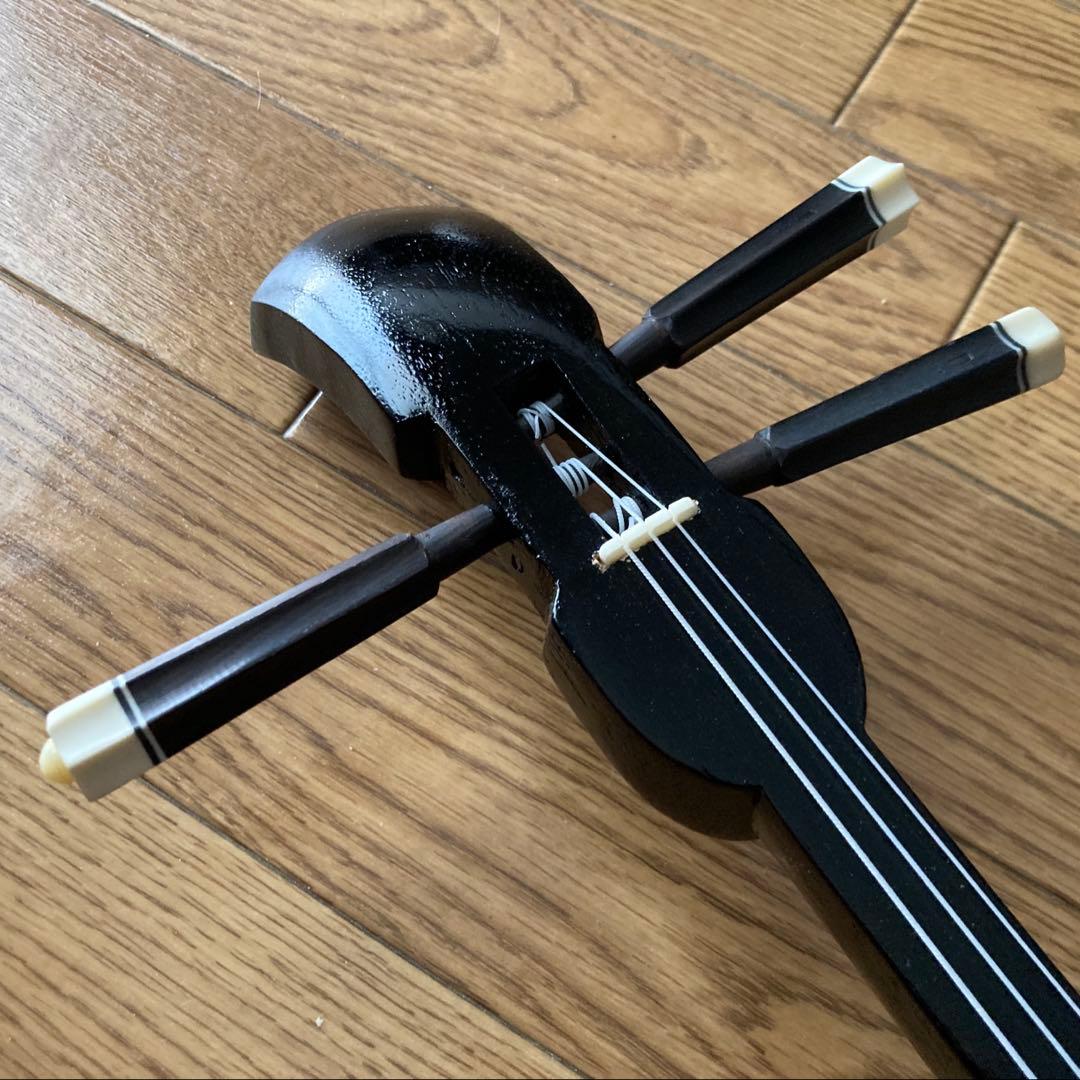 蛇皮「デザイン」の三線