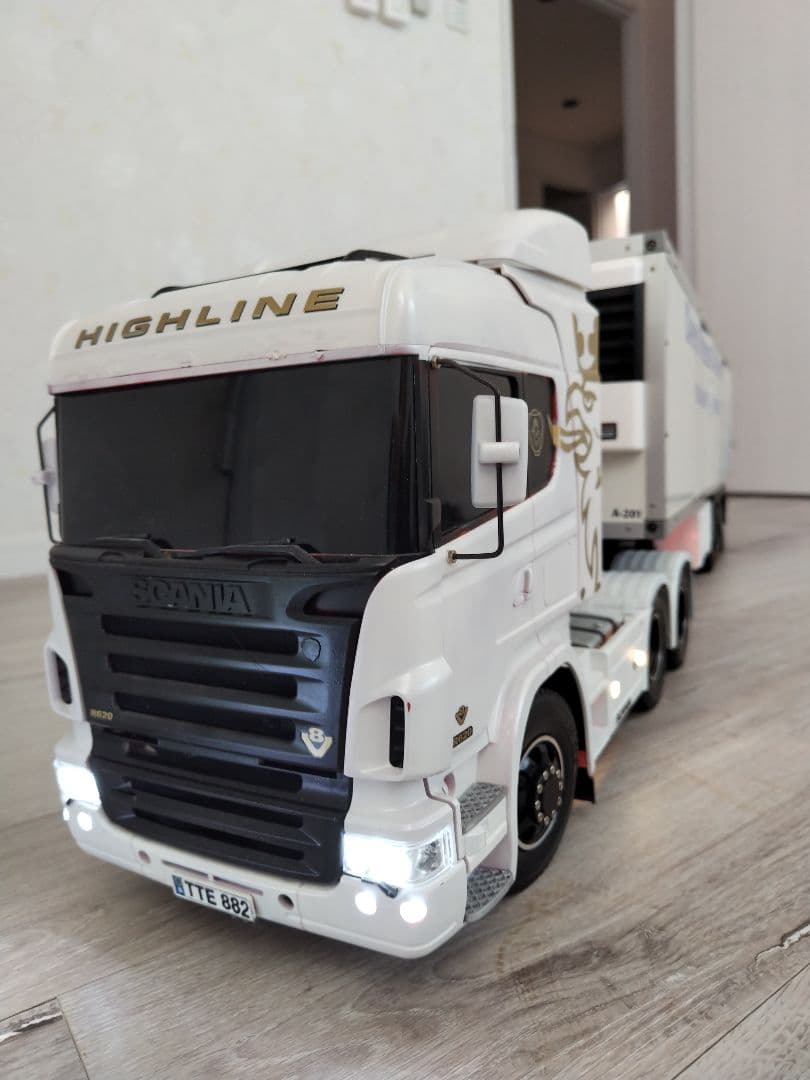 トレーラーヘッド　スカニア　R620 　6×4　ハイライン