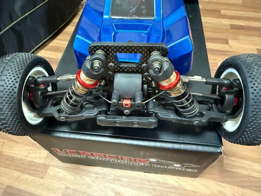 LCRACING製 LC10B5 競技用10/1バギー