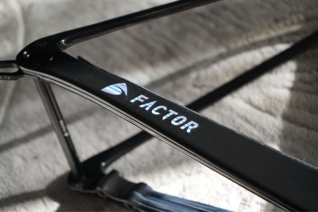 専用品　FACTOR OSTRO VAM V1 カーボンフレーム　フレームセット