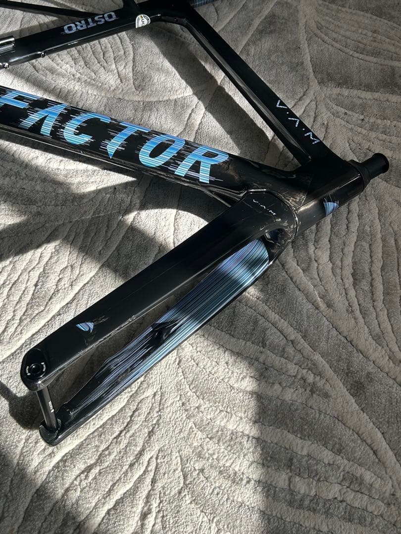 専用品　FACTOR OSTRO VAM V1 カーボンフレーム　フレームセット