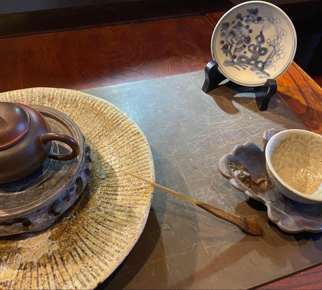 福建省徳化窯　染付絵皿　鑑賞台付 　 　　沈船品　ヴィンテージ　レア ・台湾茶器