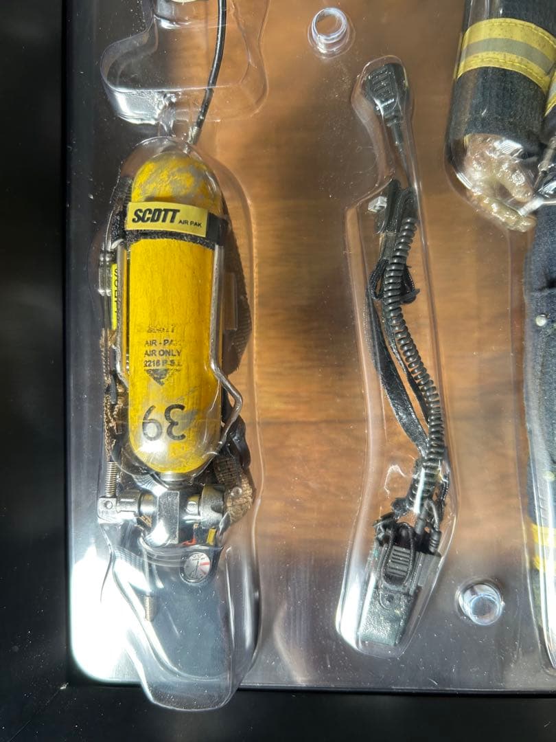 ホットトイズ FIRE FIGHTER 消防士 未開封