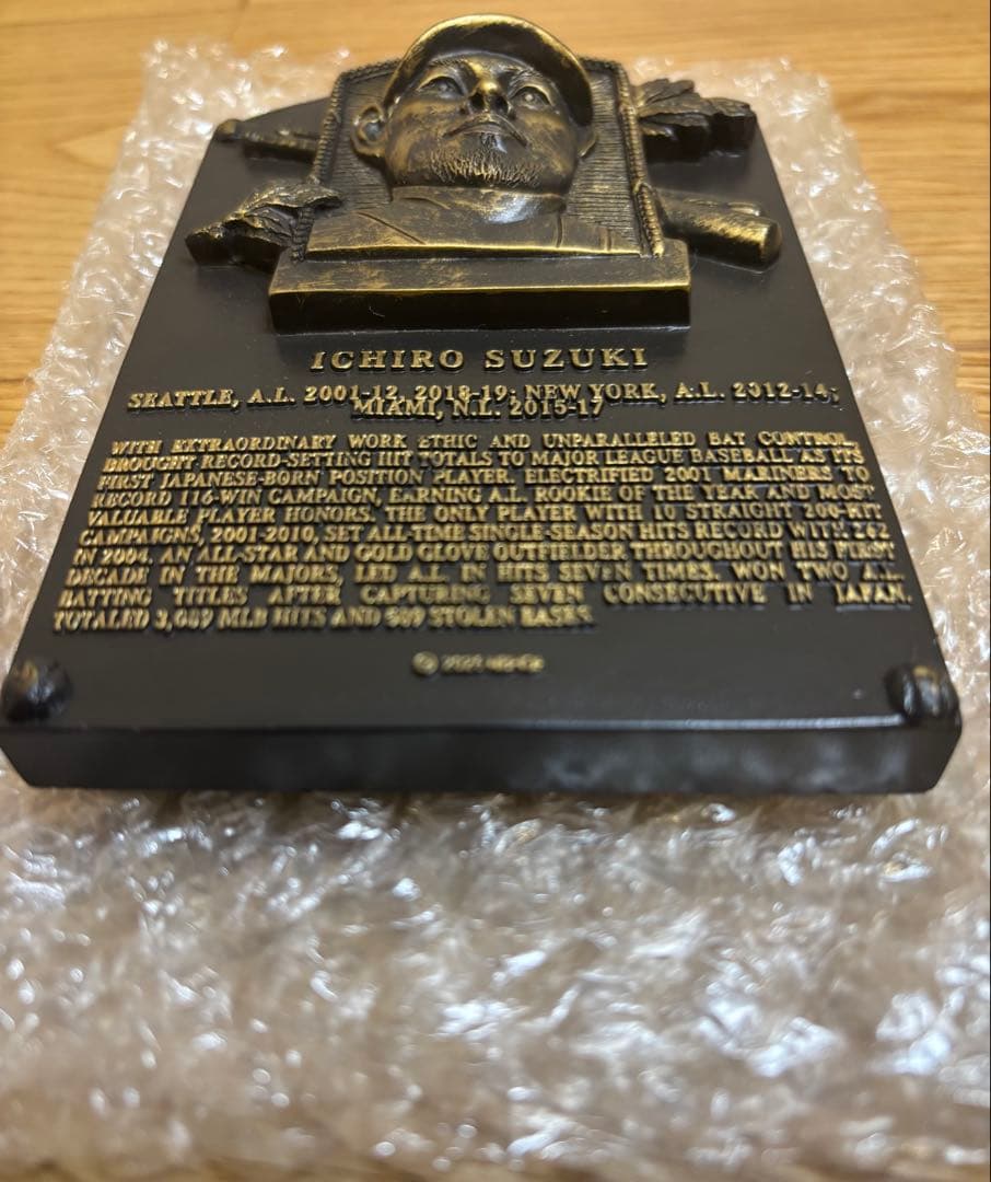 ⭐️期間限定価格⭐️【激レア】イチロー　記念プラーク 殿堂入り盾➕toppsカード