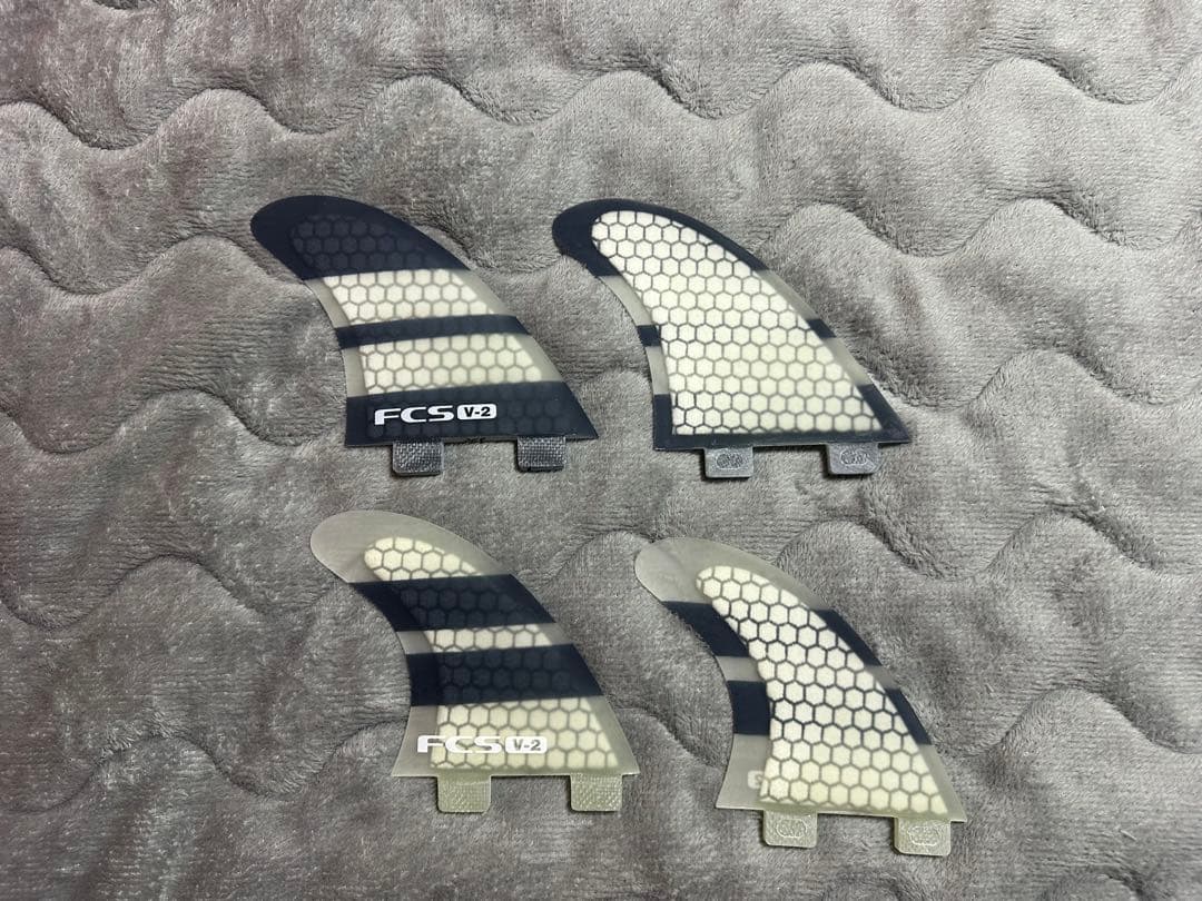 新品サーフィン　FCS V2 Quadフィン Medium