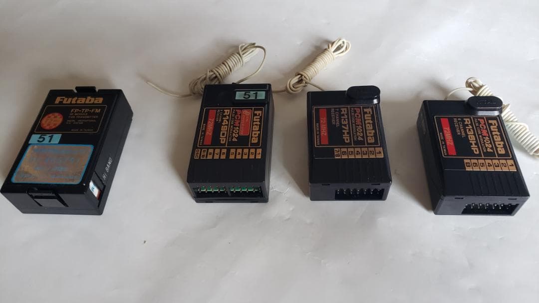 フタバ FF9 送受信機 72MHZ51番 受信機4個 その他小物 中古良品