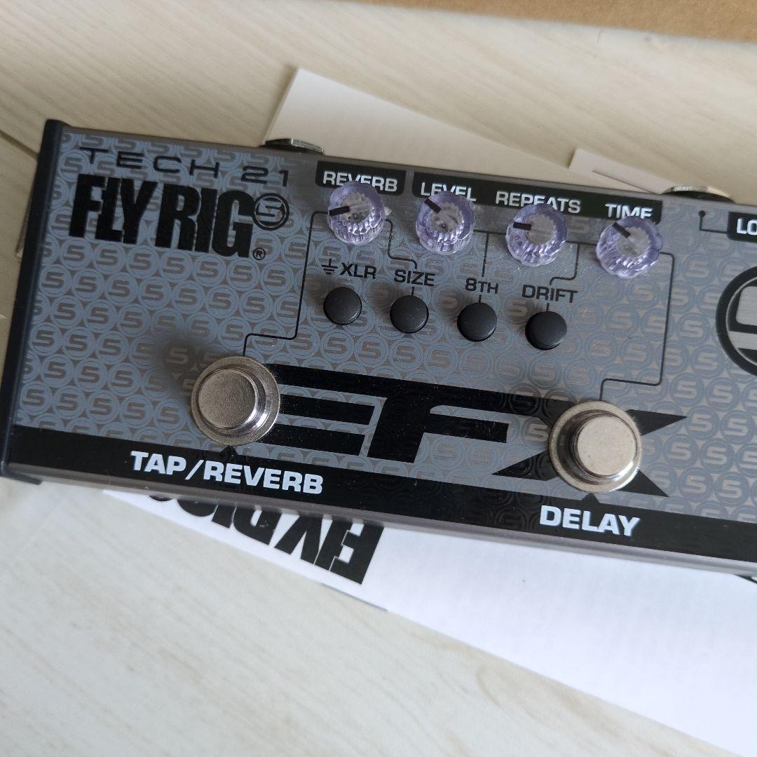 美品 Tech21 FLY RIG 5 V2 (Version2) ギターマルチ
