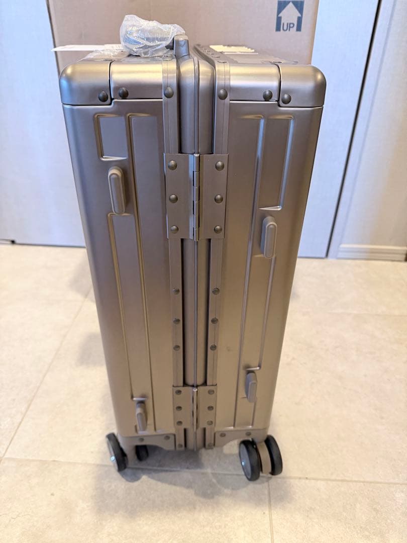 muta チタンゴールドキャリーケース箱付き