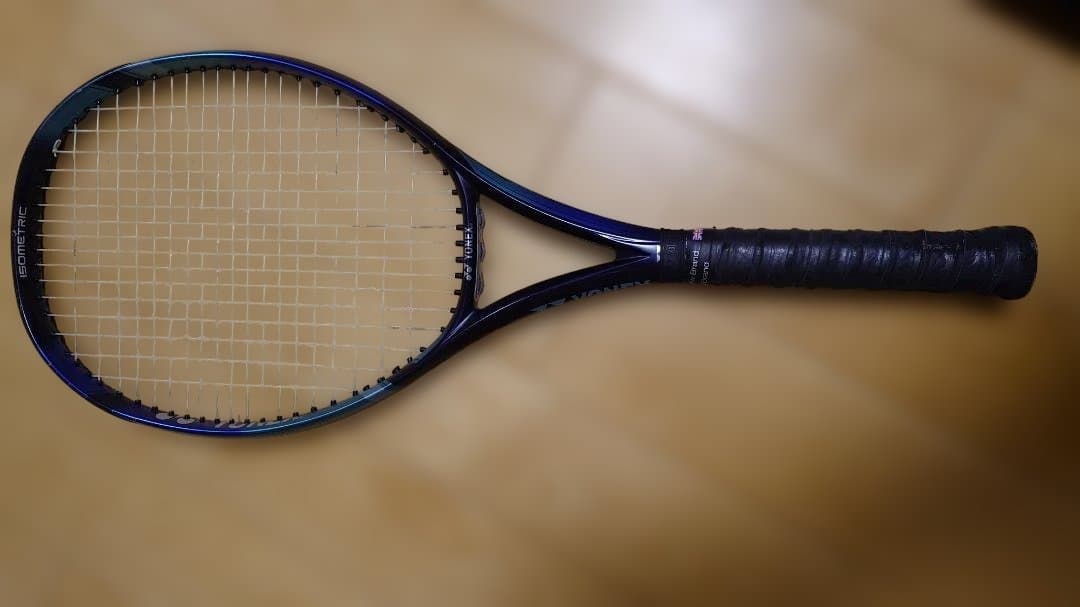 ラケット(硬式用) EZONE 100 2022