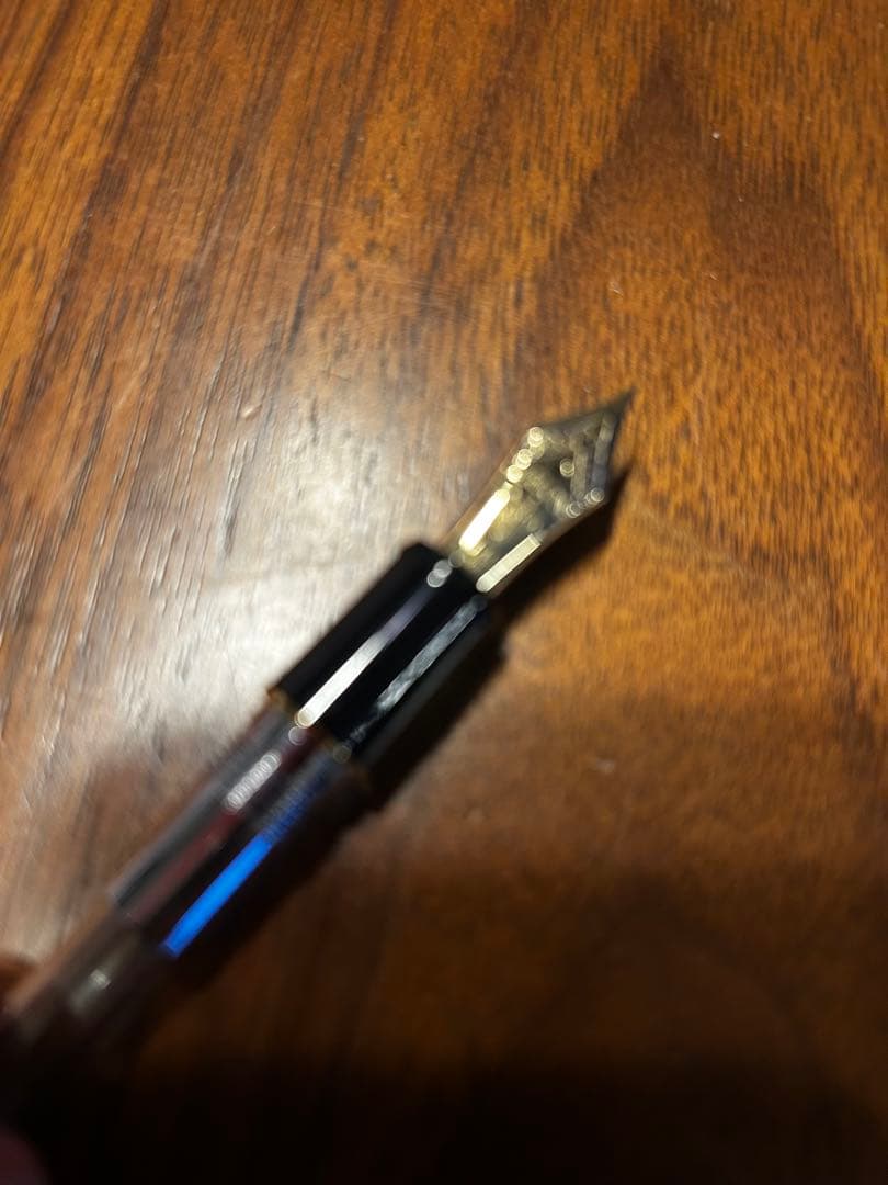 ガンダム シャア仕様の万年筆