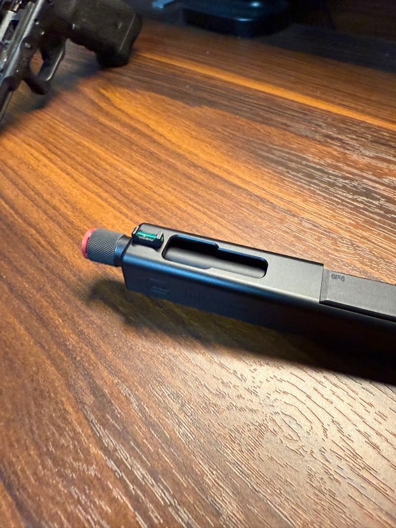 東京マルイ　グロック18c ガスガン マガジン2個　ガス缶付き