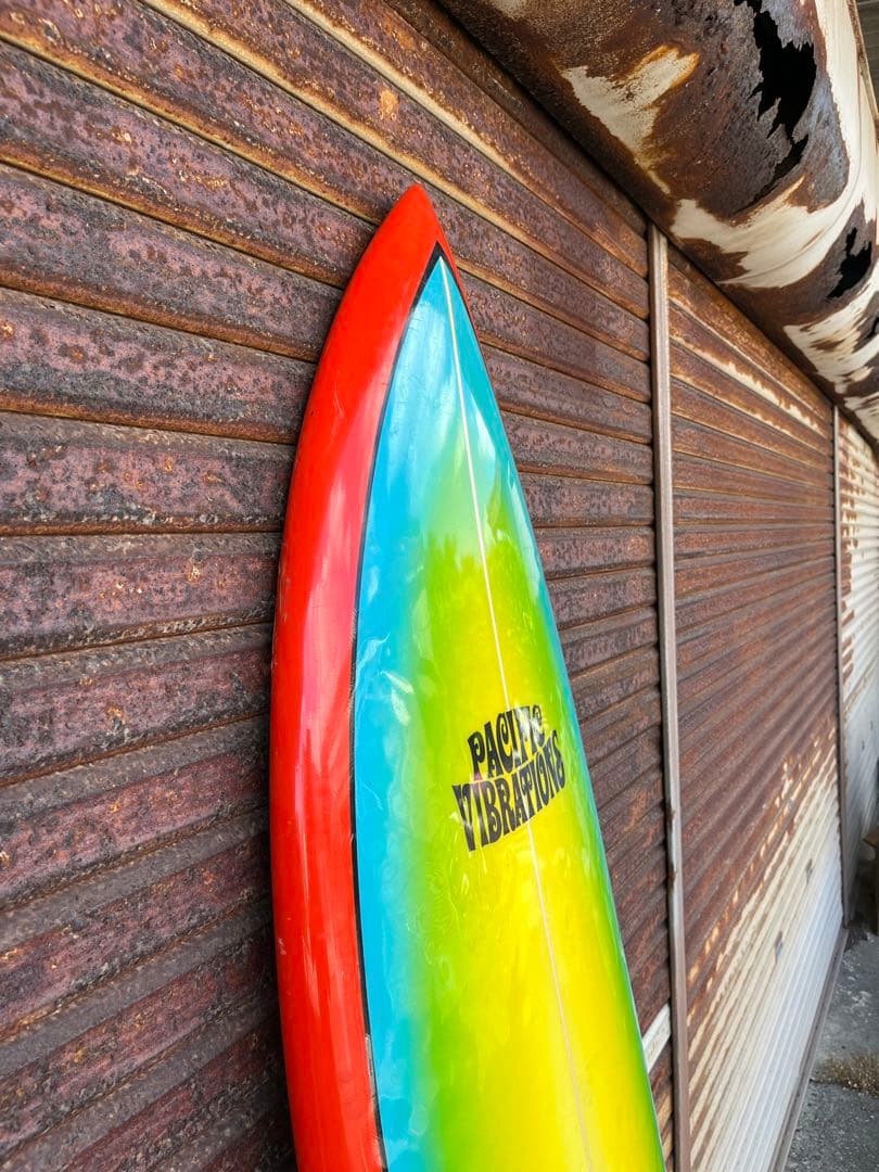 PACIFIC VIBRATIONS サーフボード グラデーション、レトロ、