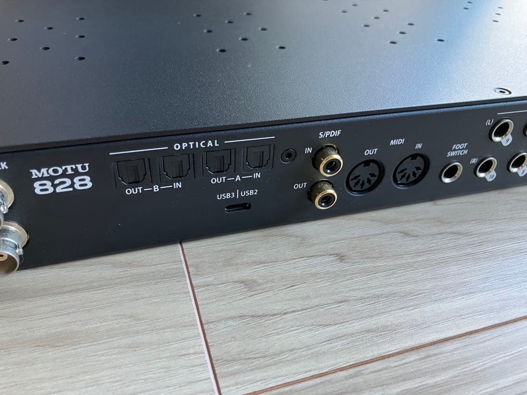 【国内正規品・美品】新型MOTU828オーディオインターフェイス
