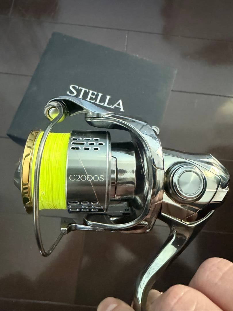 STELLA C2000S スピニングリール　シマノ