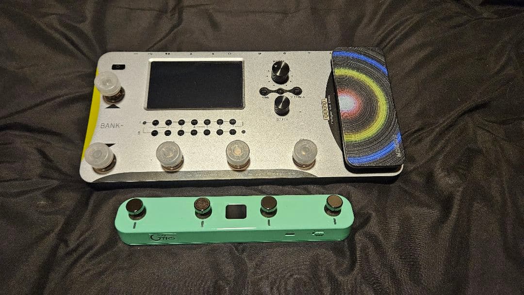 mooer ge1000li(マルチエフェクター/バッテリー有)フットスイッチ付