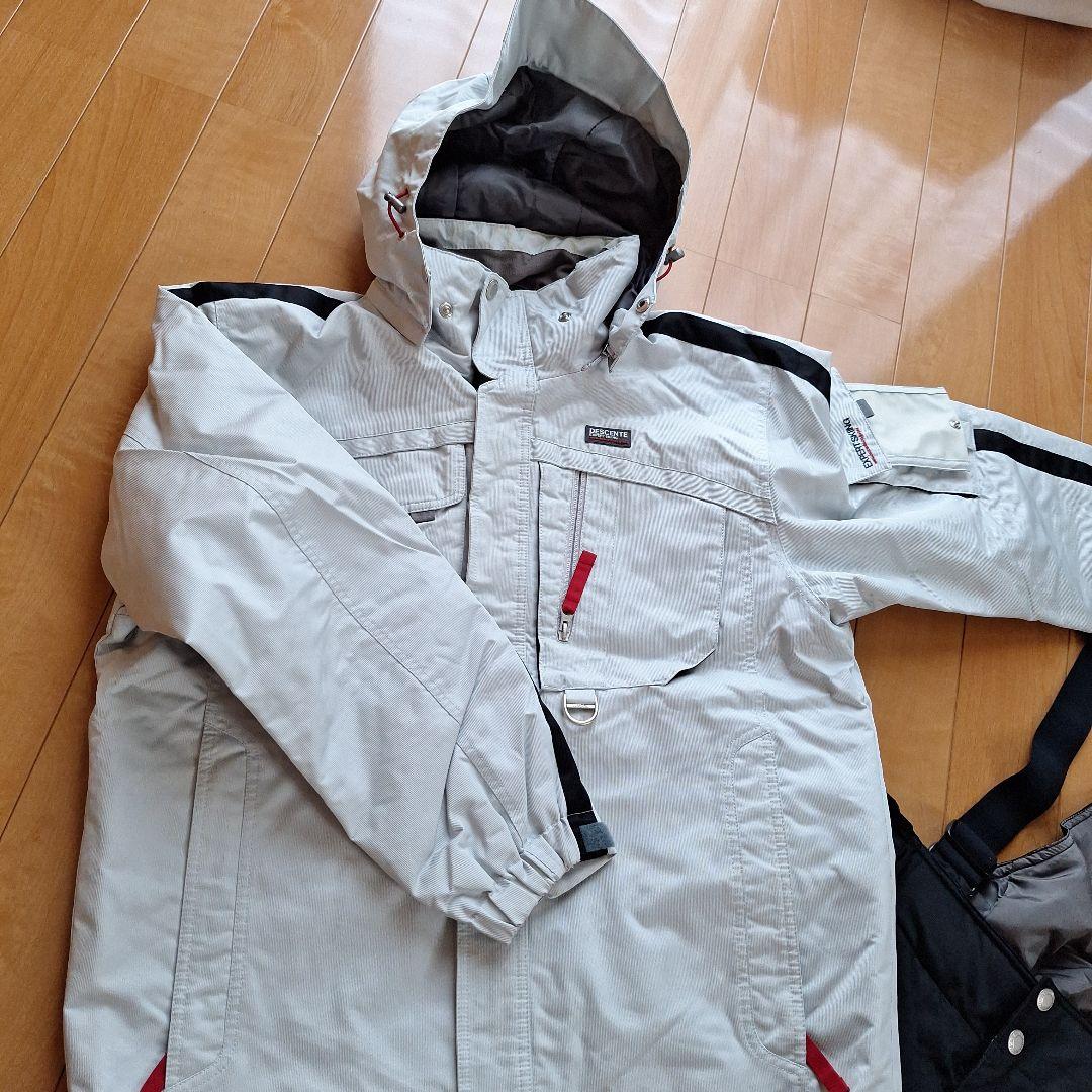 デサントDESCENTE　スノボーウエア　スキーウエア　上下メンズＬ