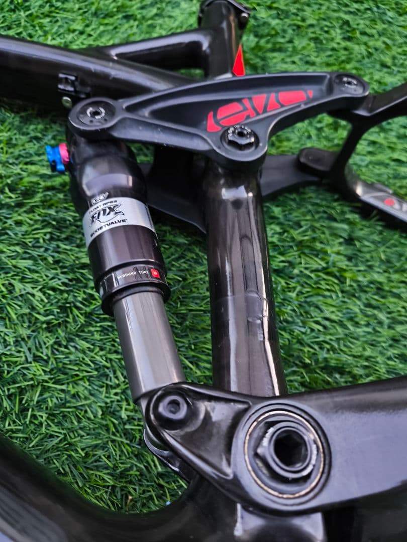 TREK Fuel EX 9.9 フルカーボンフルサスフレームセット