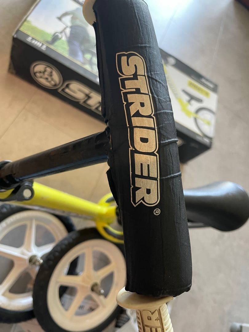 STRIDER 限定モデル　バランスバイク イエロー スペアタイヤ付