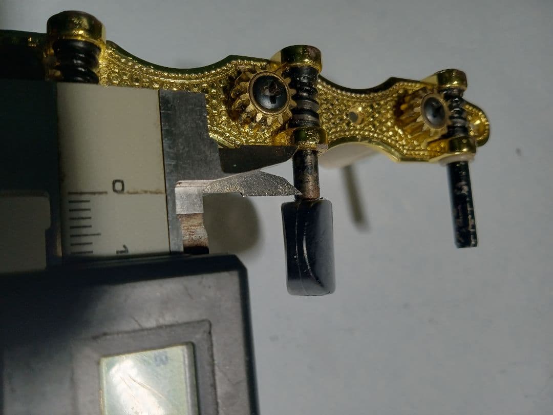 ギターペグ　曲がり修正治具　製作