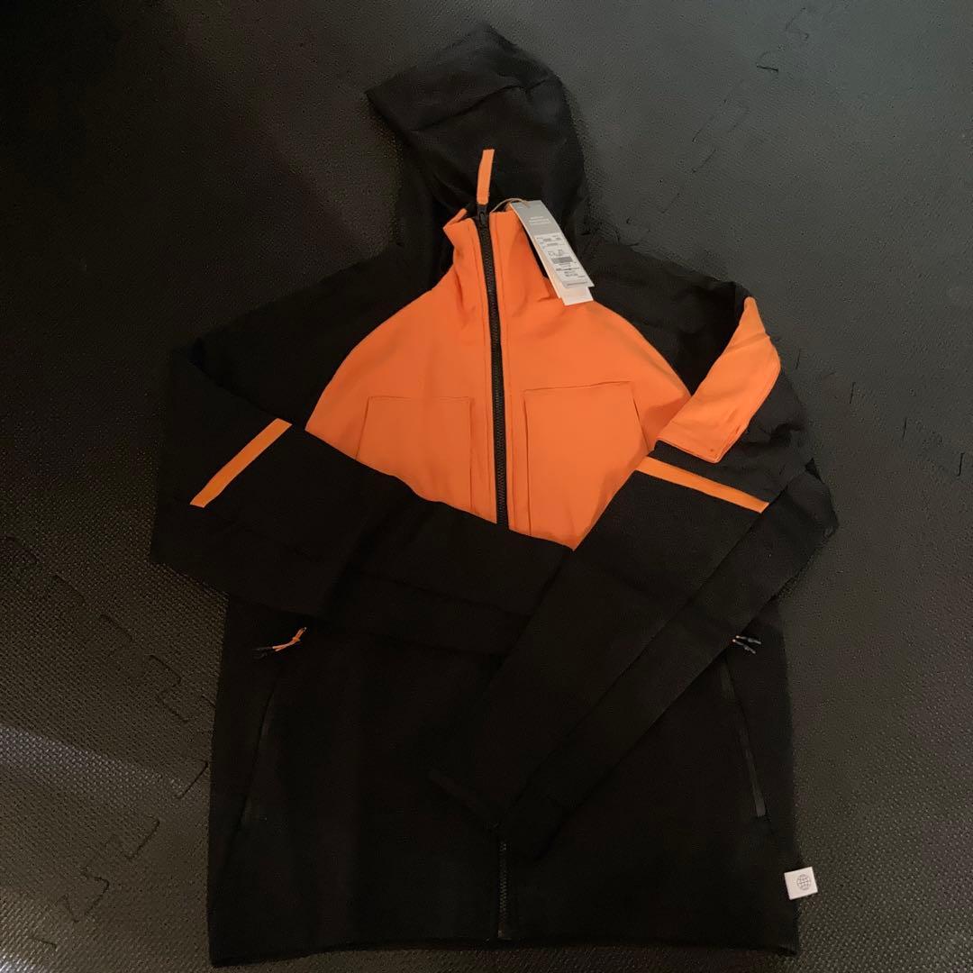 【adidas】オレンジ/ブラック フード付きジャケットとパンツセット