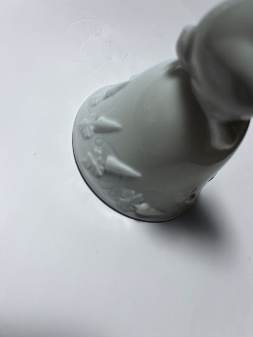 Nao ウサギの陶器置物 ベル 花彫刻付き