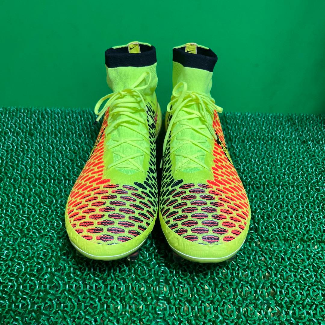 激レア ナイキ サッカースパイク マジスタ オブラ 27.5