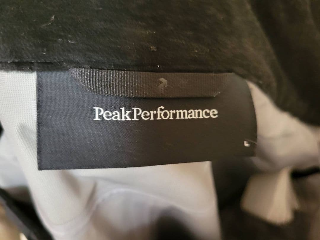 ☆お値下げしました☆新品未使用Peak PerformanceMグラビティパンツ