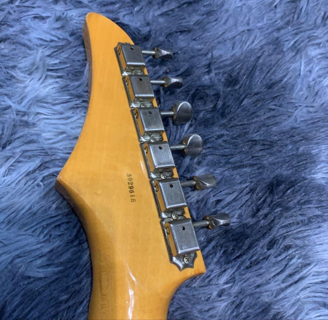 ギター Tokai V