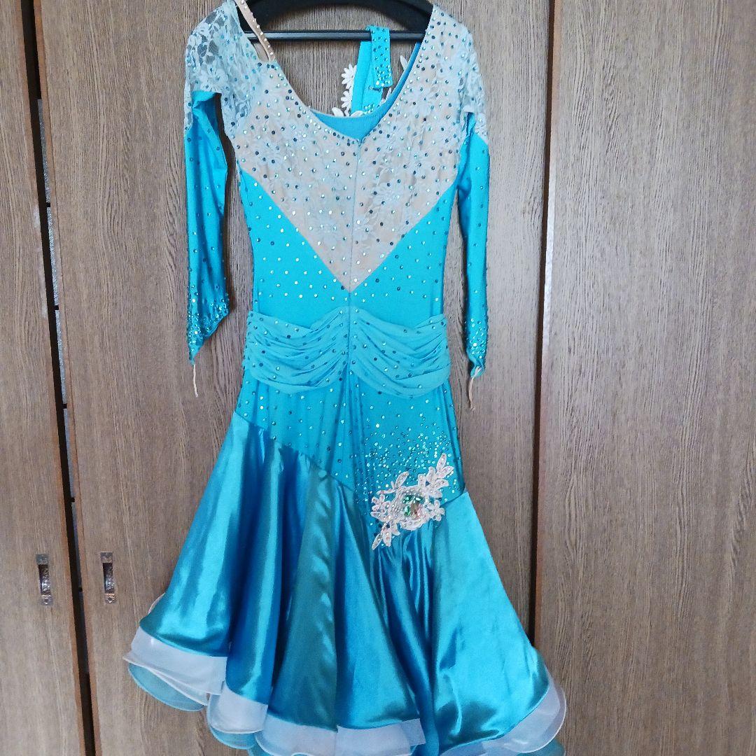 水色の社交ダンスドレス ビーズと刺繍付き
