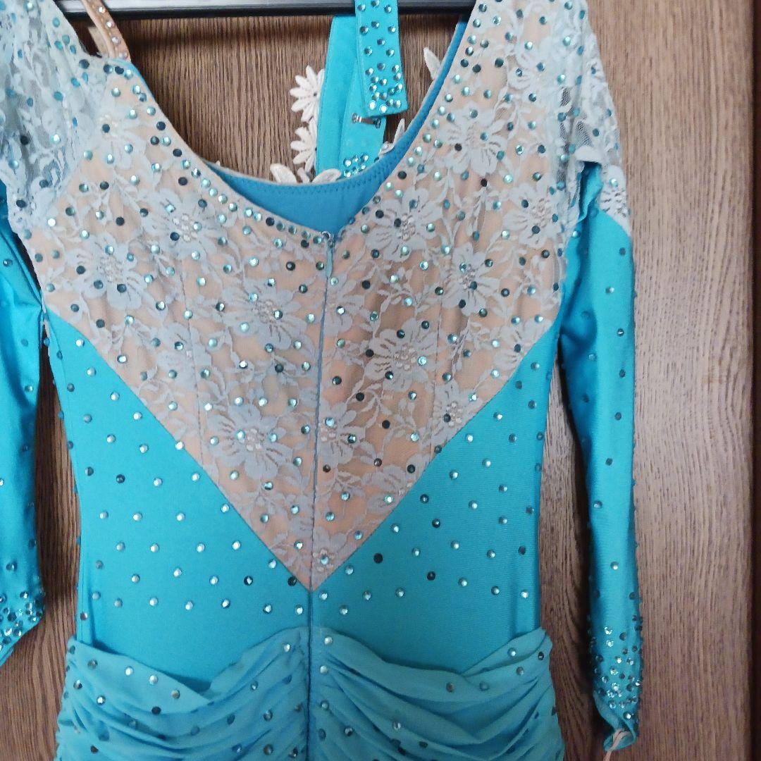 水色の社交ダンスドレス ビーズと刺繍付き