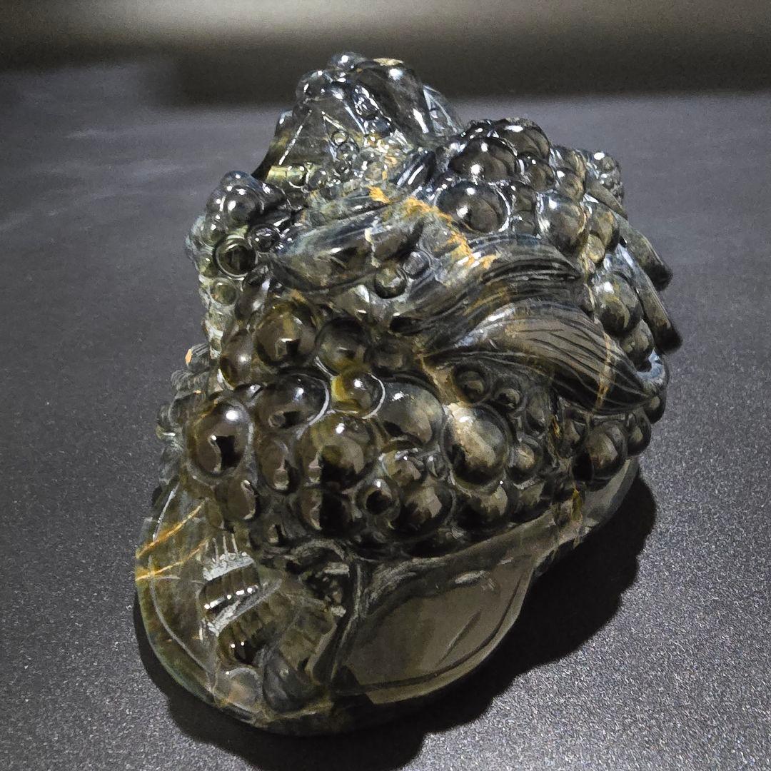 V4 　青虎目石の三本足の蛙　ブルータイガーアイ　銭蛙　珍品　天然石