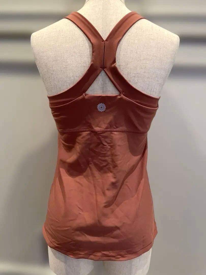 ☆新品未使用品 商品タグ付 ヨガブランド　easyoga ブラトップス