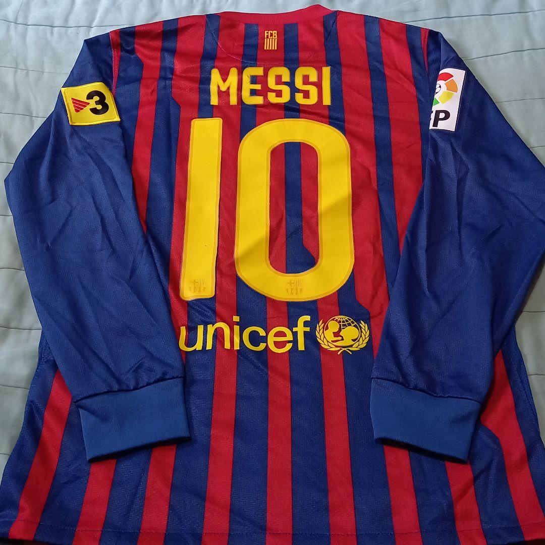 『長袖』バルサ時代のメッシ(2010年代くらい!?、現在はフランスのパリへ移籍)