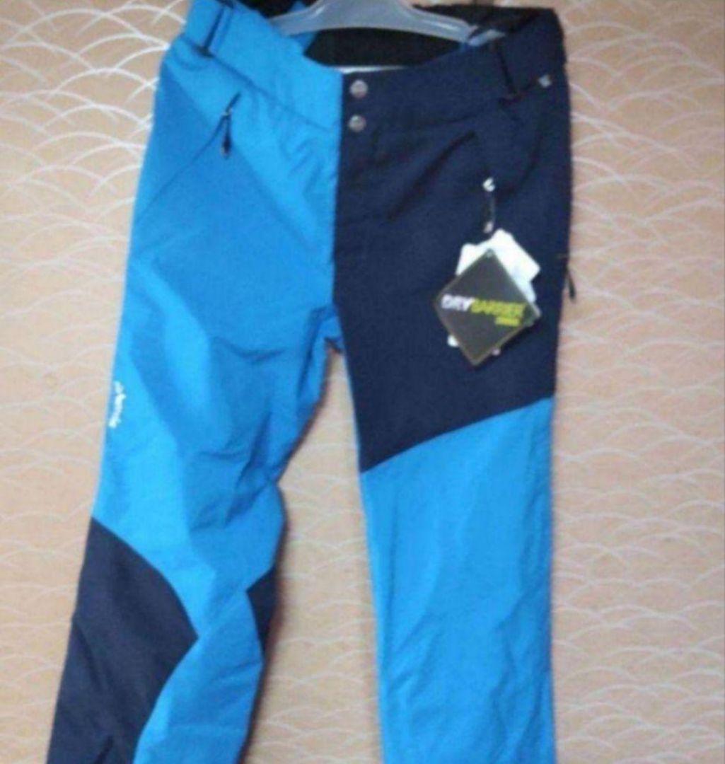 a 新品タグ付き Phenix フェニックス 上下組み合わせ。