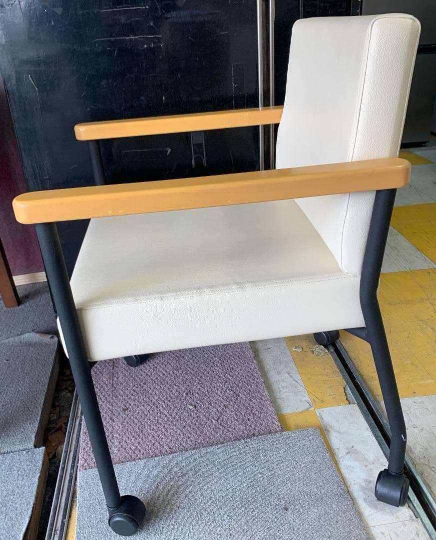 K【中古品】オフィスコム株式会社　ミーティングチェア　ソフィディア①