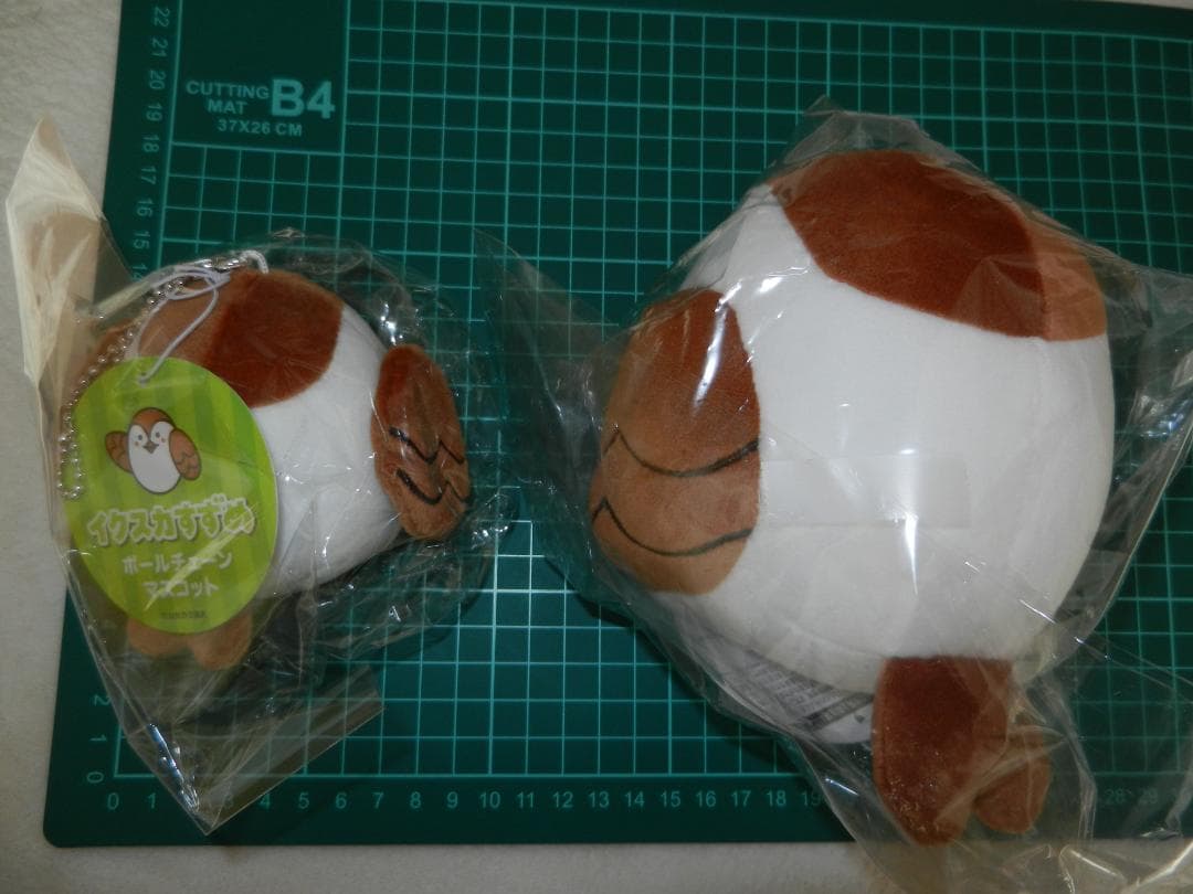 イクスカすずめ ボールチェーン マスコット ぬいぐるみ アクリルチャーム