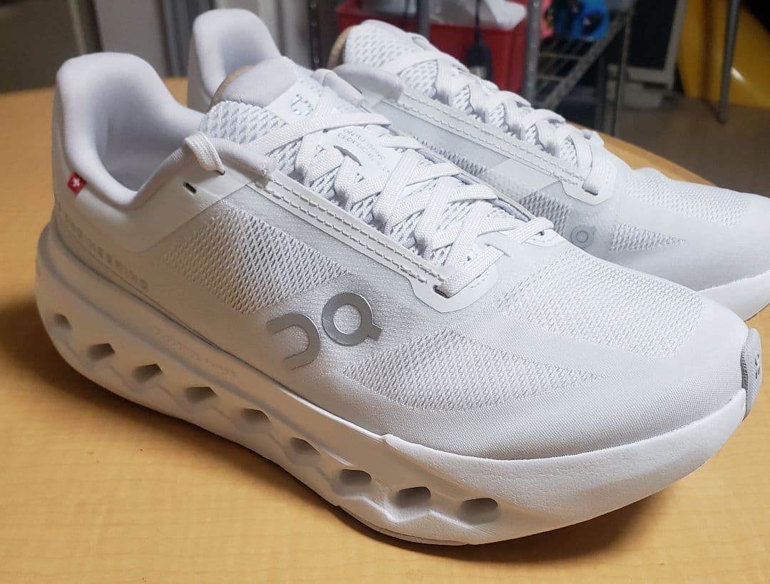 未使用Cloudsurfer Next　24.0cm