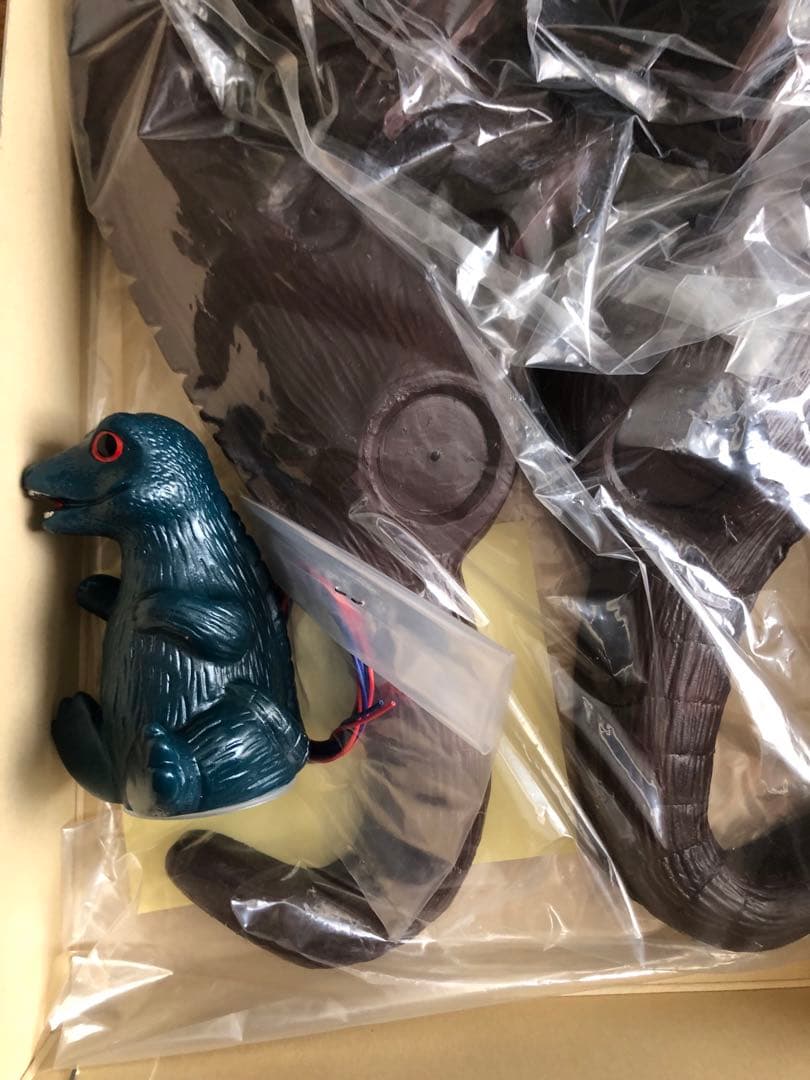 ⭐️3箱⭐️ゴジラプラモデル★プラモデル版ソフビ版　イリサワ限定赤.ゴールド★M1号