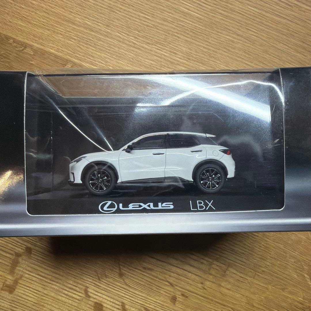 Lexus LBX ミニカー ソニッククオーツ 1/43