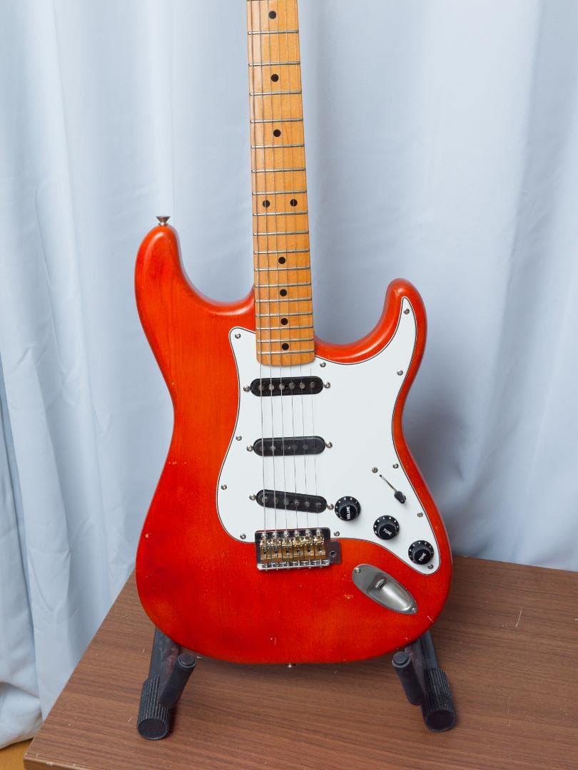 フェルナンデス ストラトキャスターモデル 石ロゴ期　セイモアピックアップ搭載