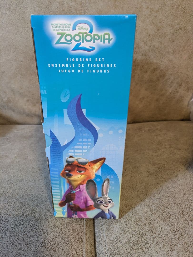 ★DISNEY STORE　 新品箱付　未使用　 ギフト　プレゼント