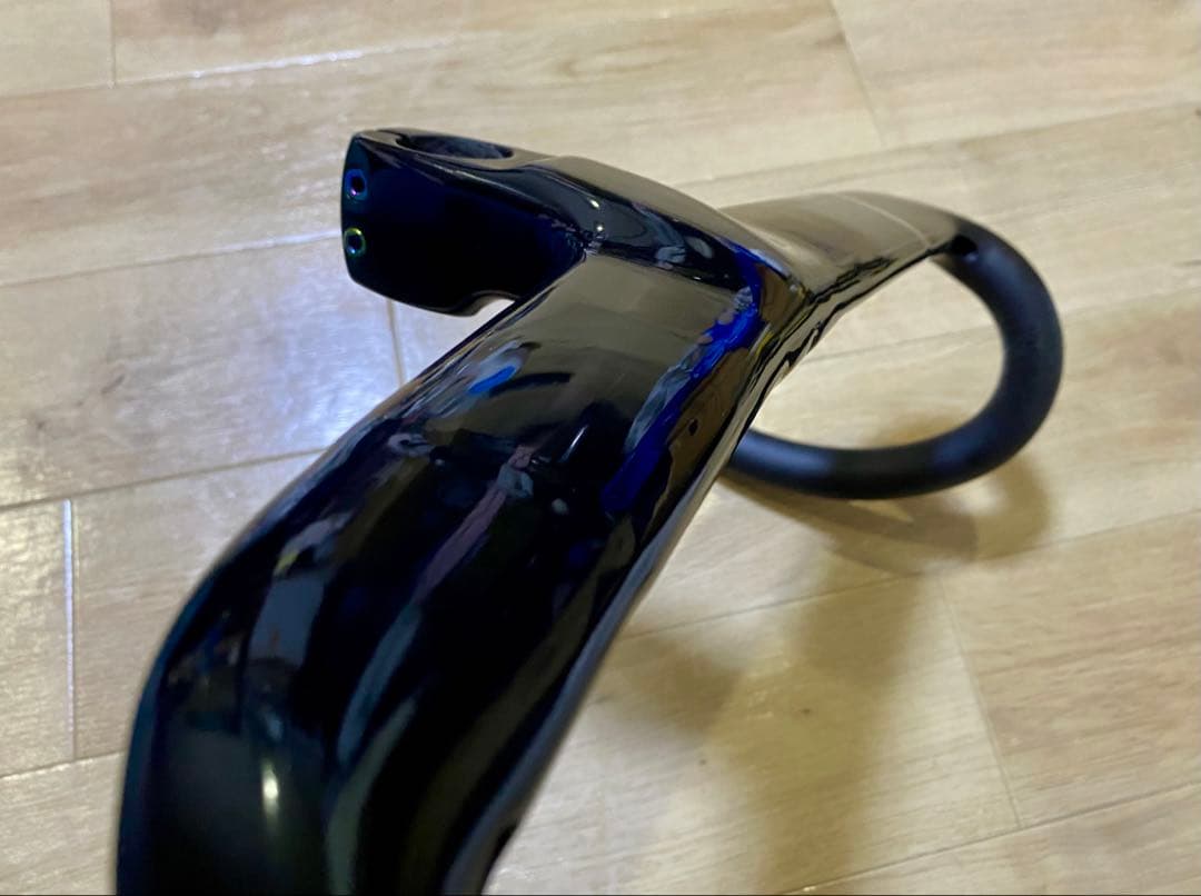 ロードバイク　一体型カーボンハンドル　コックピット